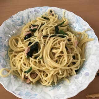 フライパン一つでほうれん草とツナのオイルパスタ